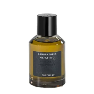 Kashnoir Laboratorio Olfattivo è un profumo narcotico: lavanda, fiore d’arancio, vaniglia e patchouli.