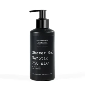 Shower Gel Nerotic Laboratorio Olfattivo: note secche, legnose, cuoiate e affumicate in una danza sensuale tra maschile e femminile.