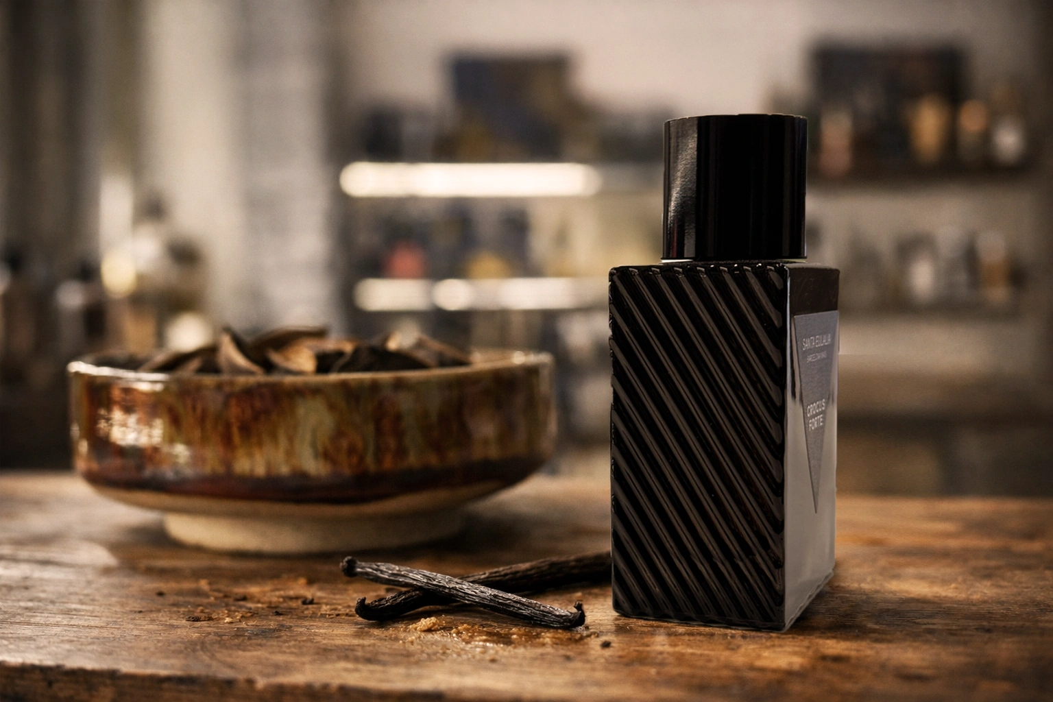 Materie prime della profumeria di nicchia su tavolo naturale