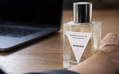 Profumi da ufficio: come scegliere quelli che restano sulla pelle